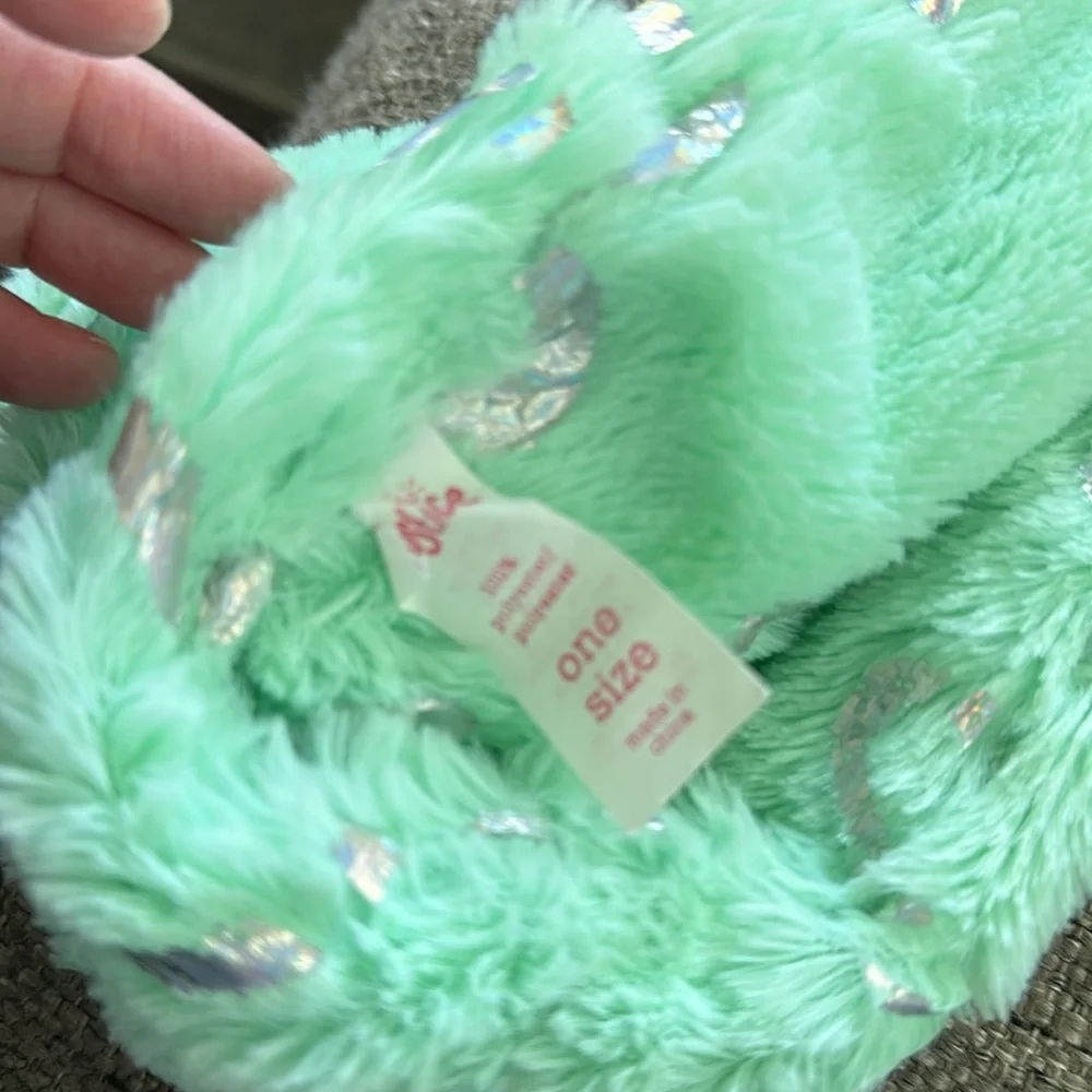 Justice Girls Mint Green Furry Heart Infinity Scarf